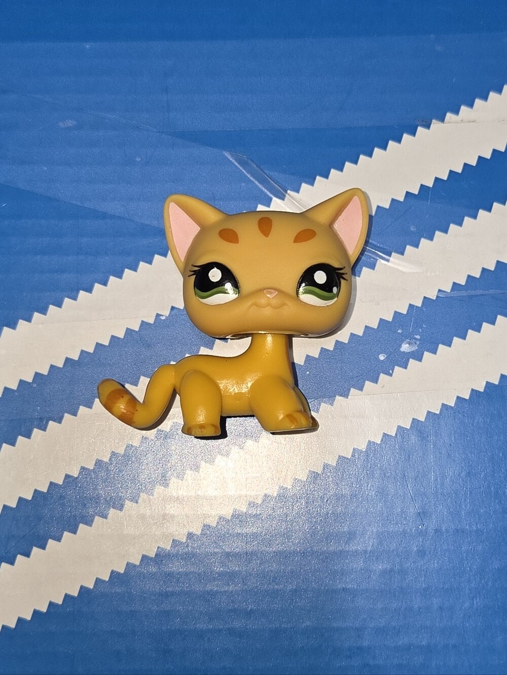 Littlest Pet Shop Yellow Orange Shorthair Cat Tabby Cat Figure with Green Eyes